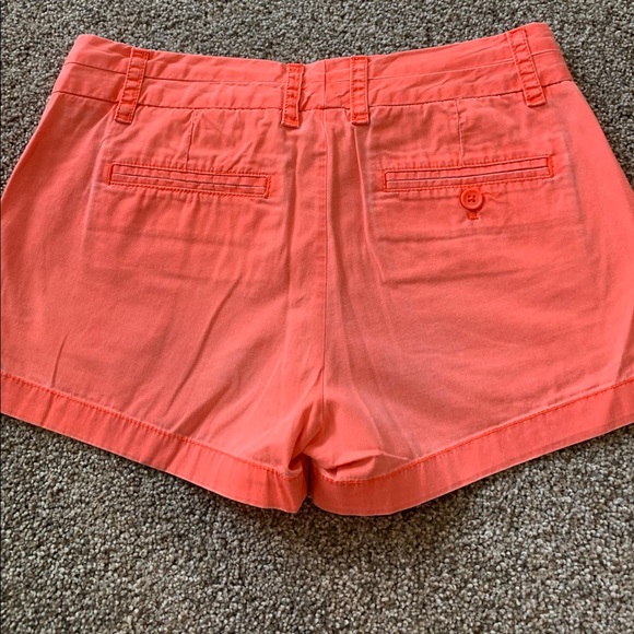 J Crew Chino Short. Like New. Sz 2 - Picture 2 of 3